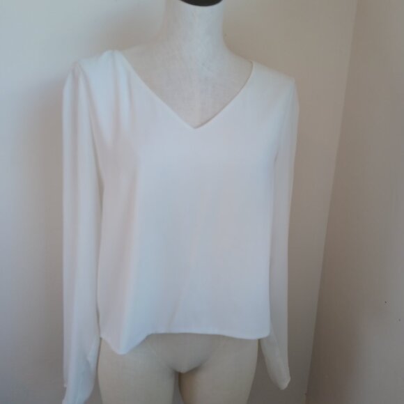 Aritzia Babaton Blouse Murphy White V Neck Cropped Blouse Long Sleeve Womens L - Picture 9 of 15